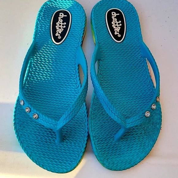 chatties Shoes Chatties Girls L Flip Flops Poshmark